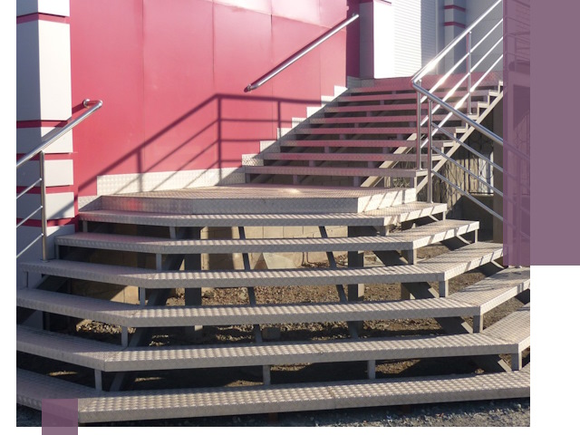 Лестницы для магазина в Сибае — изготовление и монтаж