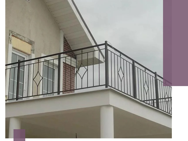 Изготовление балконных ограждений в Сибае из металла и стекла