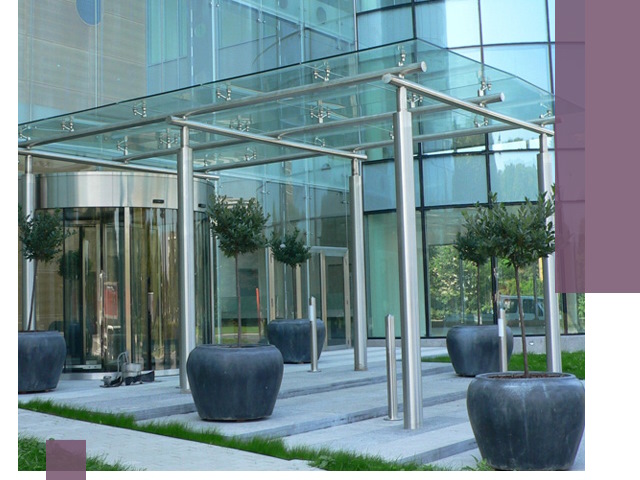 Навесы из стекла на заказ в Сибае — монтаж и установка