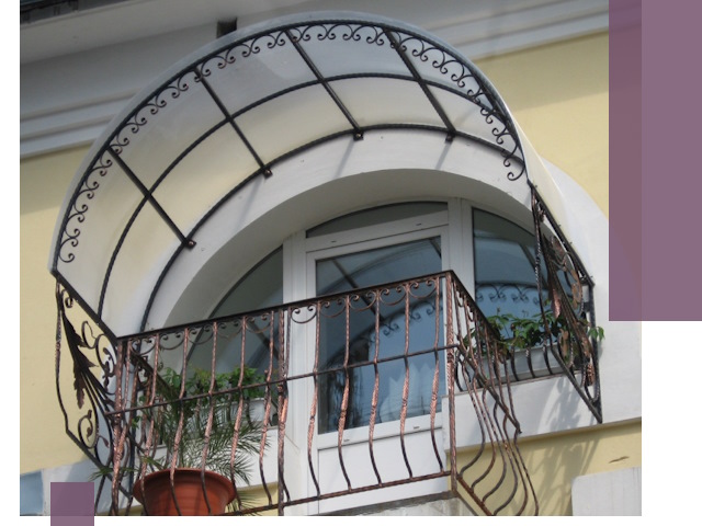 Козырьки над балконом в Сибае — изготовление и монтаж